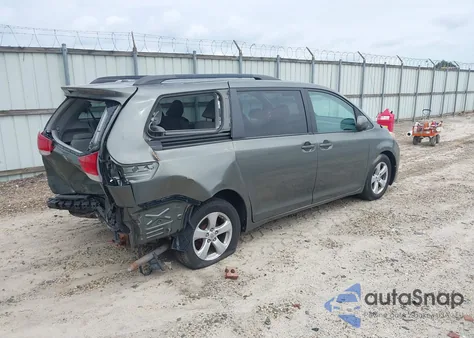 2011 Toyota Sienna Le V6 z USA, uszkodzony, nr VIN 5TDKK3DC0BS052186